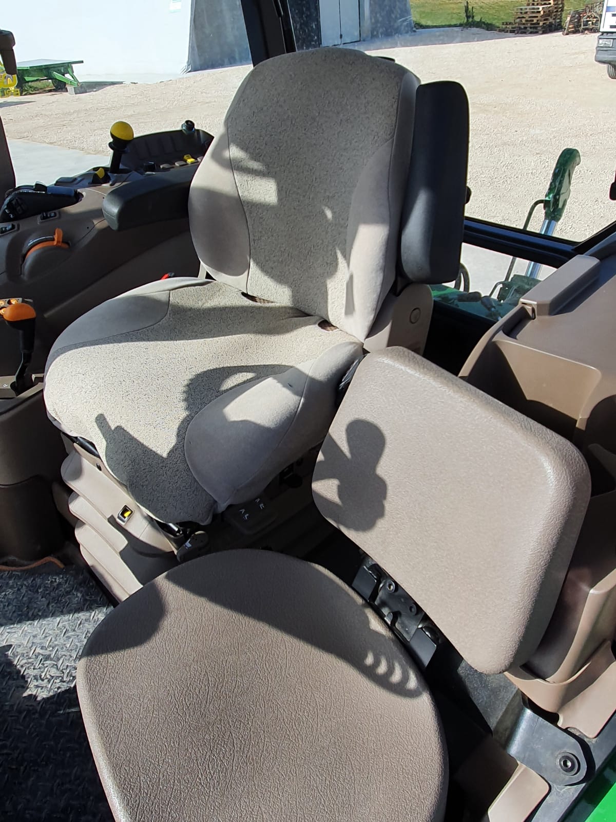 Trattore John Deere 6105 RC - immagine 8