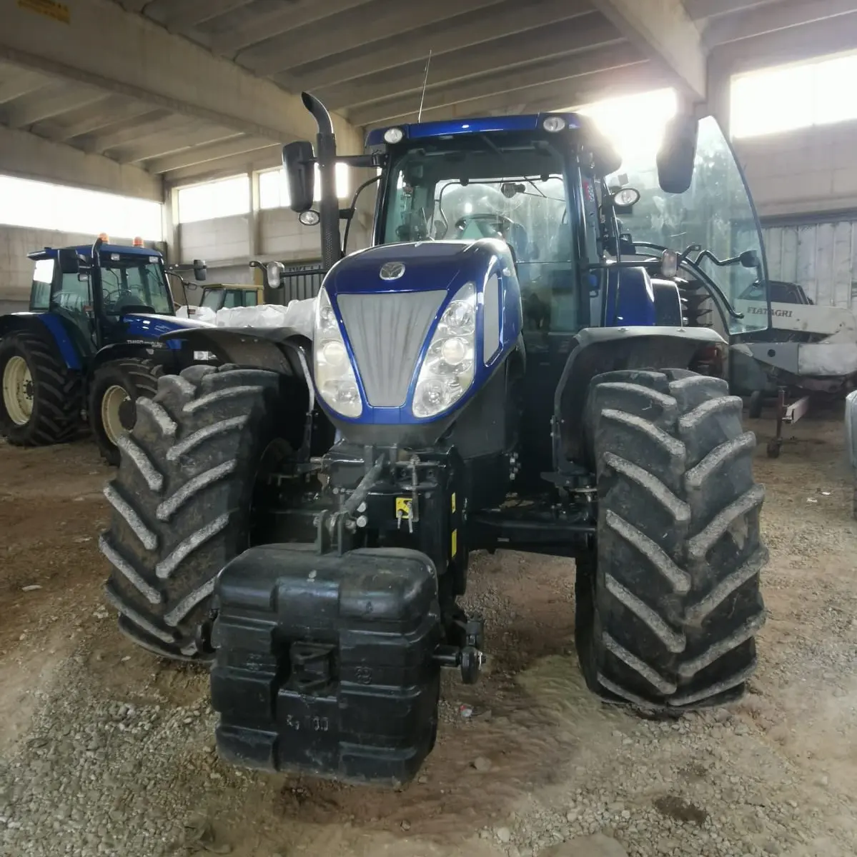 TRATTORE NEW HOLLAND T7 270