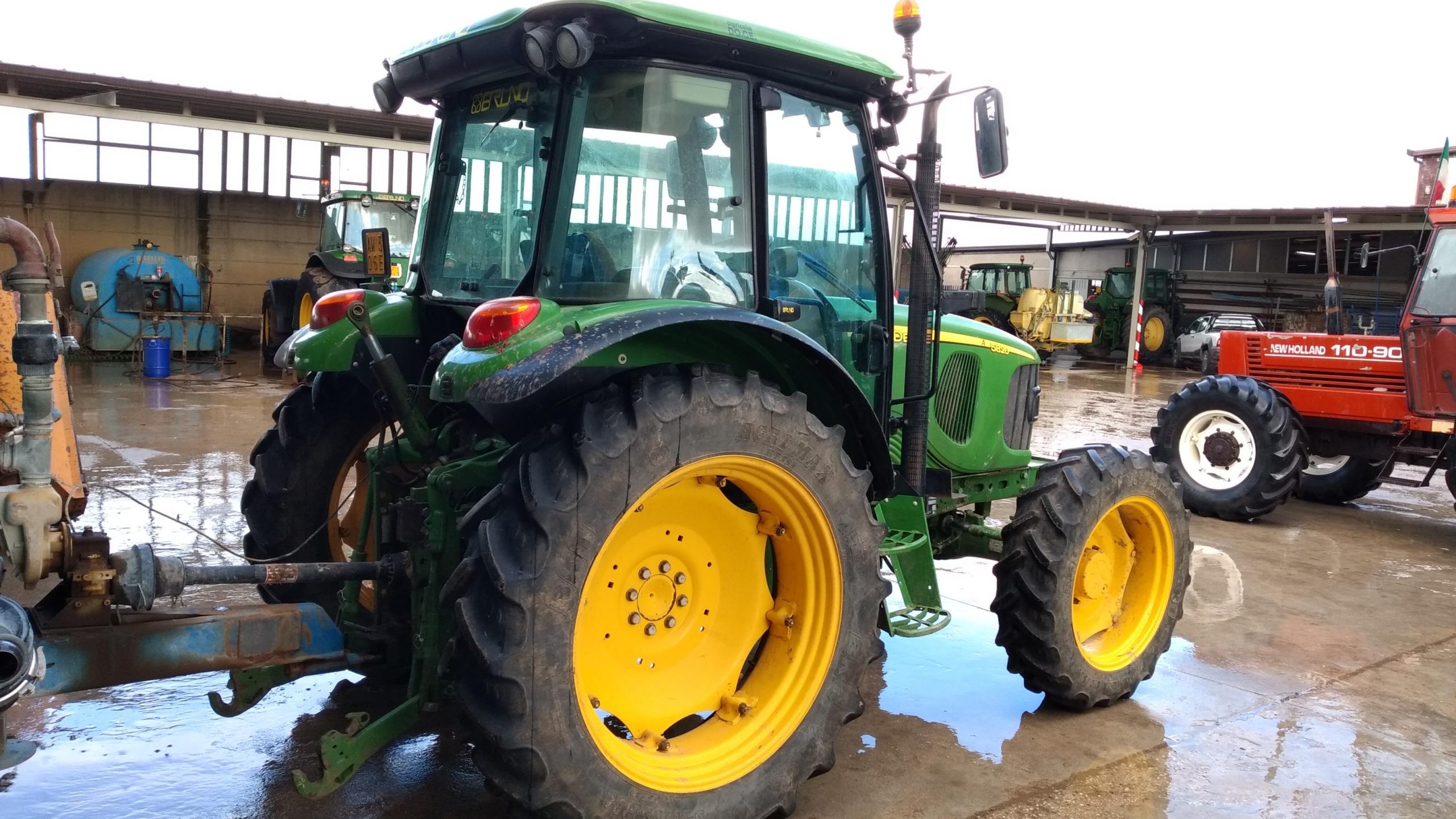Trattore John Deere 5820 - immagine 3
