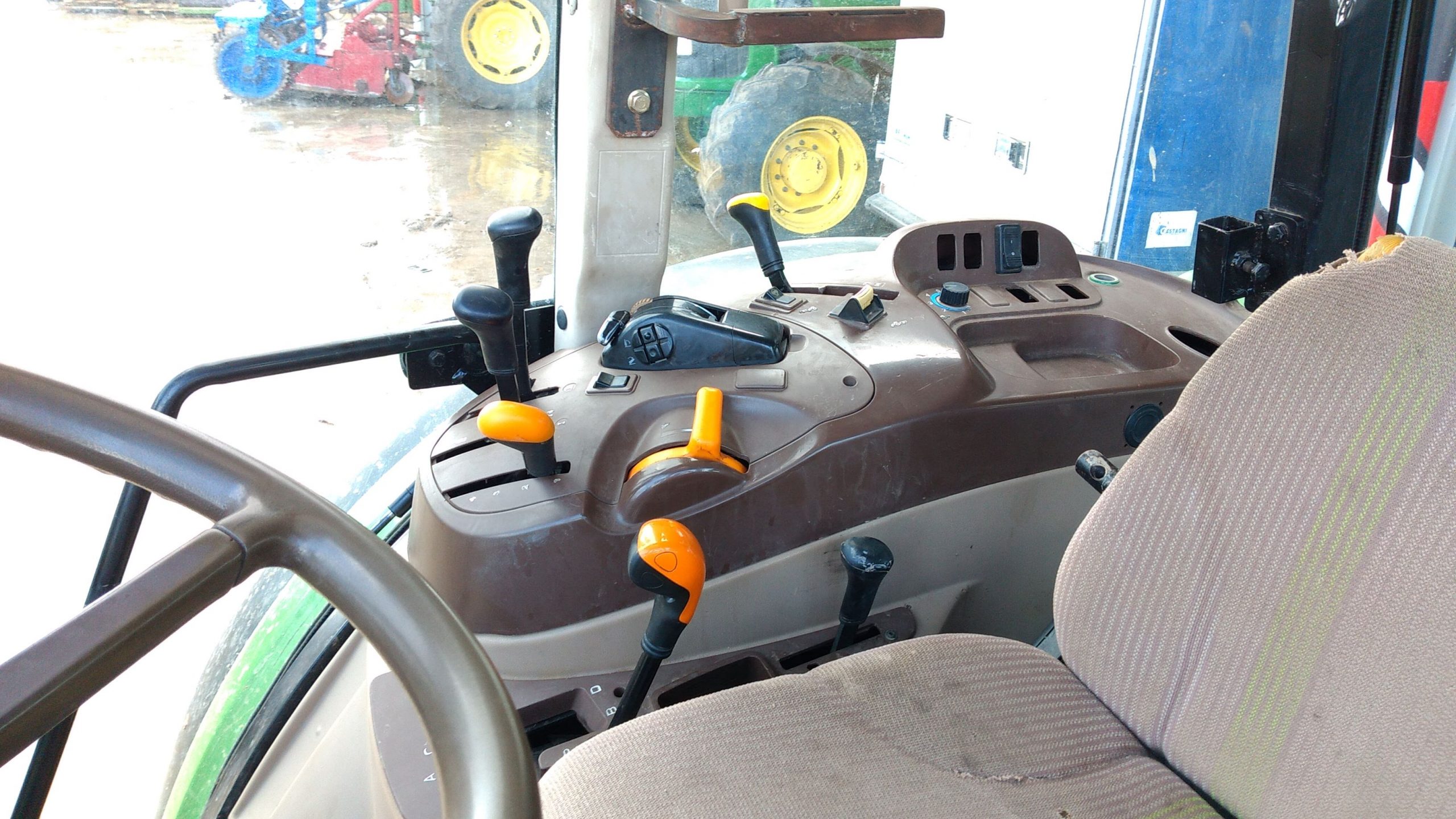 Trattore John Deere 5820 - immagine 6