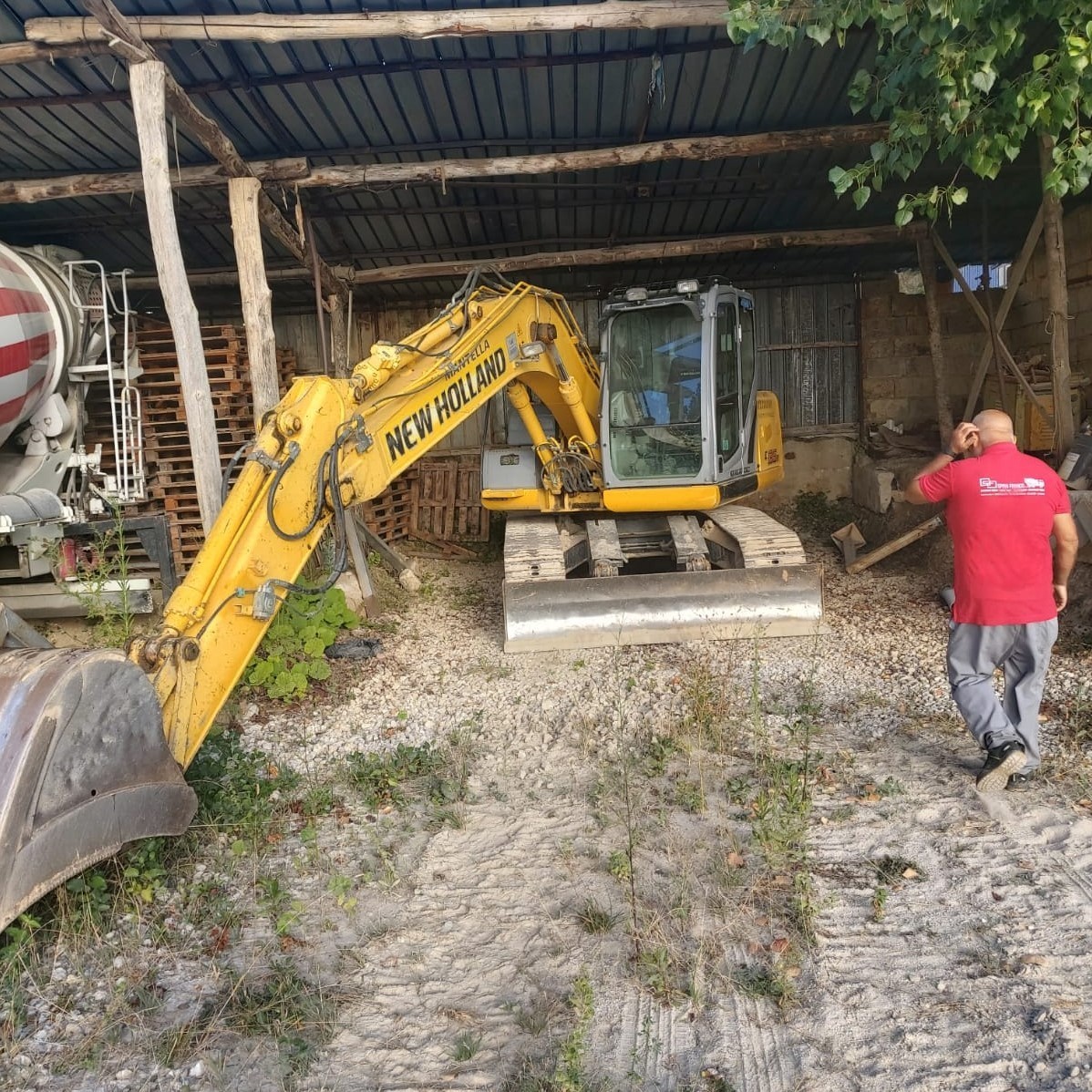 Escavatore New Holland E 135 - immagine 3