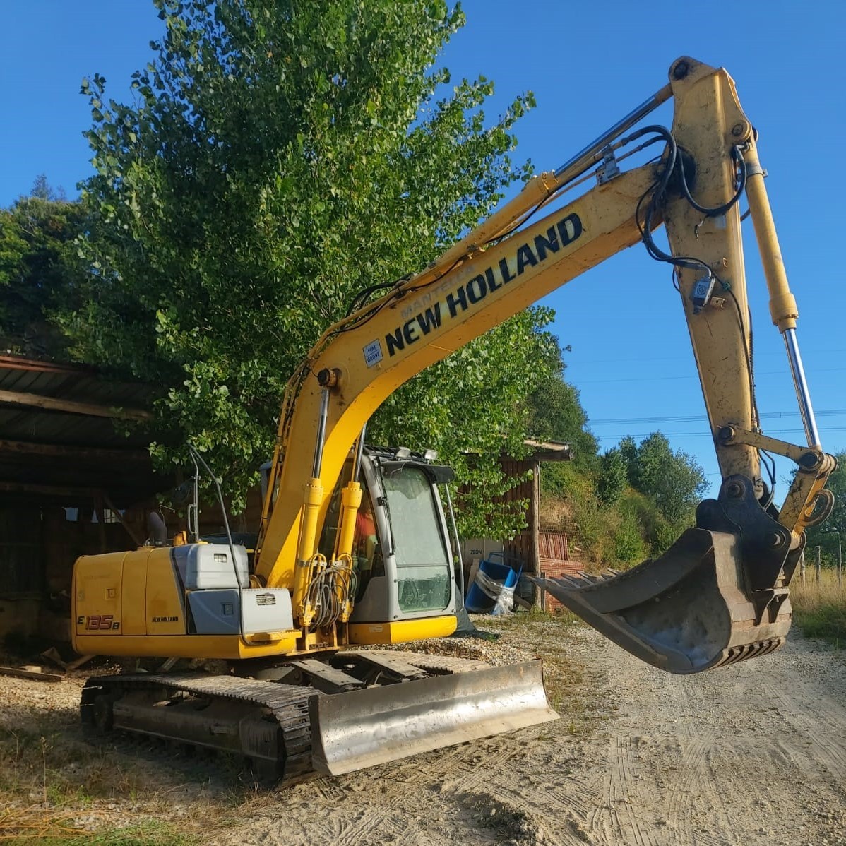 Escavatore New Holland E 135