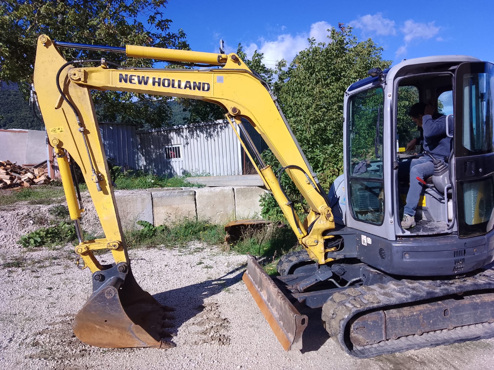 Escavatore New Holland E 50.2 SR - immagine 2