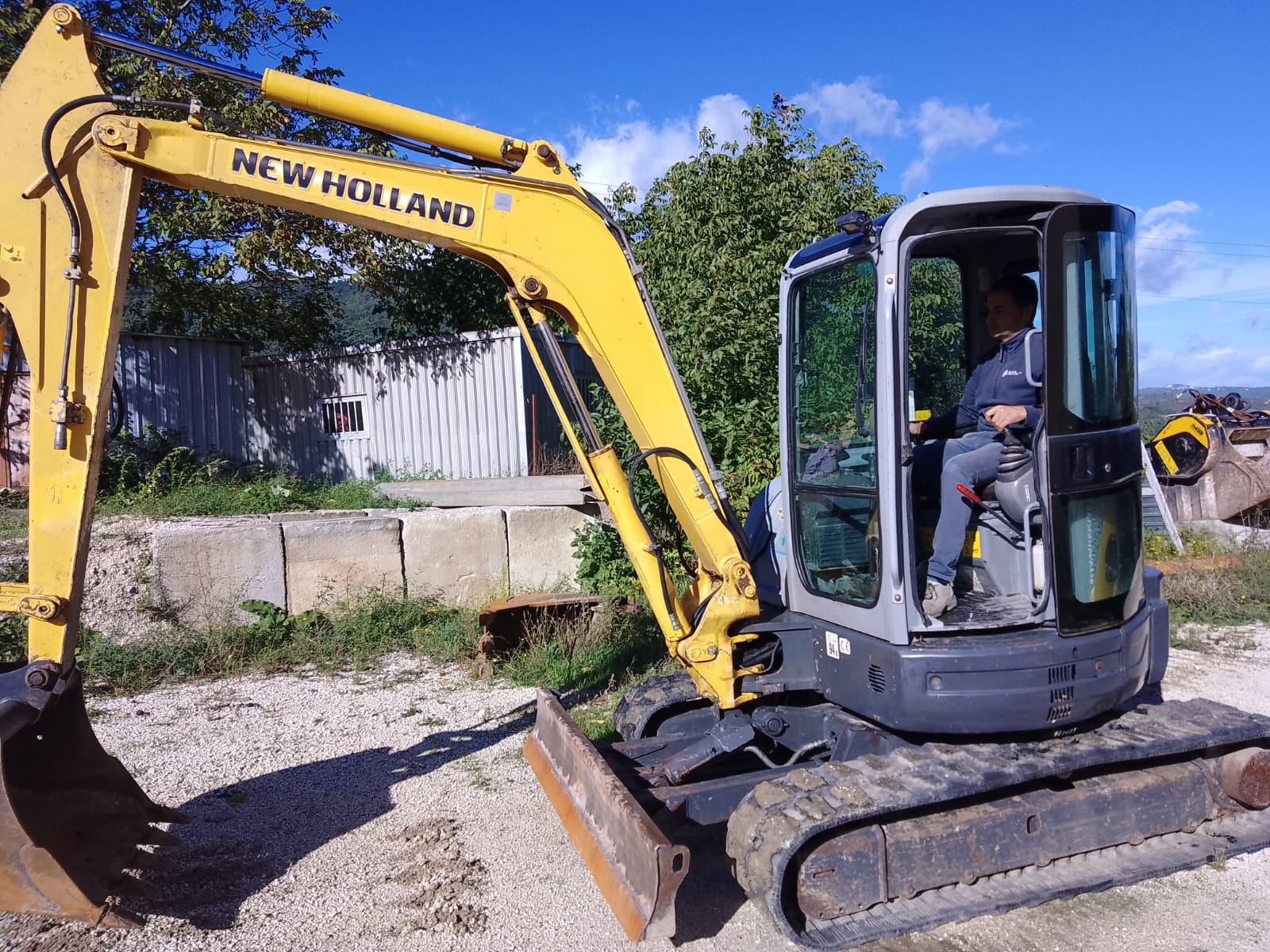 Escavatore New Holland E 50.2 SR - immagine 3