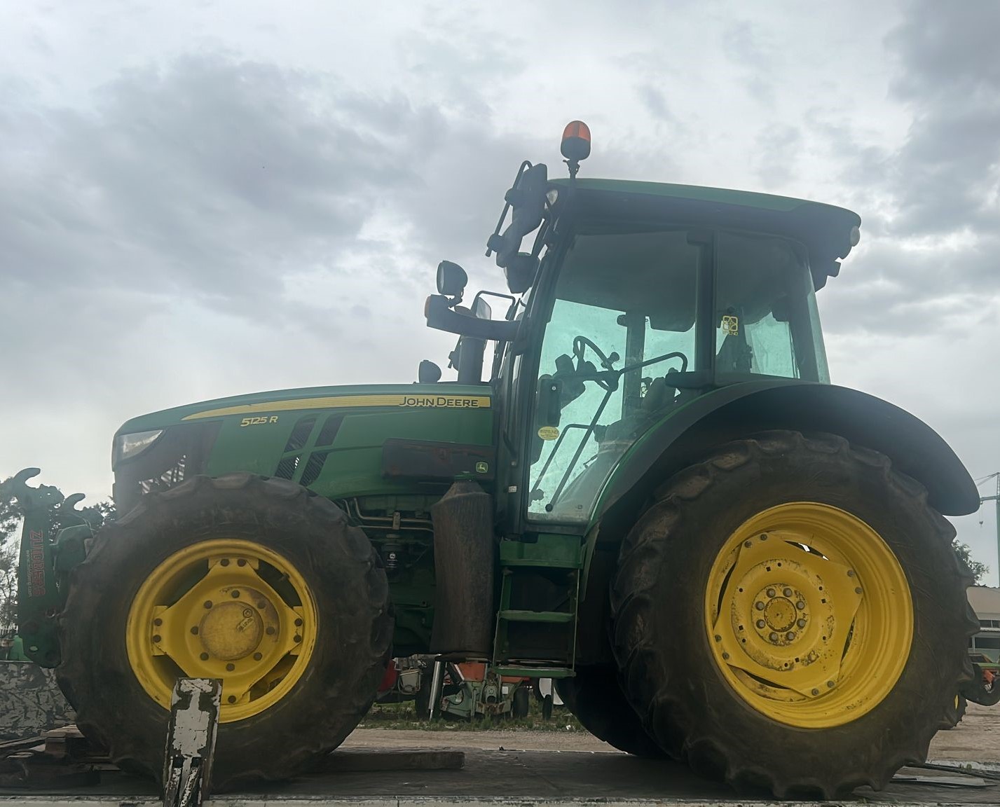 Trattore John Deere 5125R - immagine 3