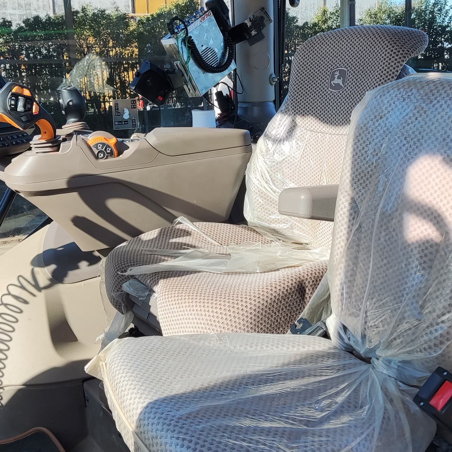 Trattore John Deere 6250R - immagine 12