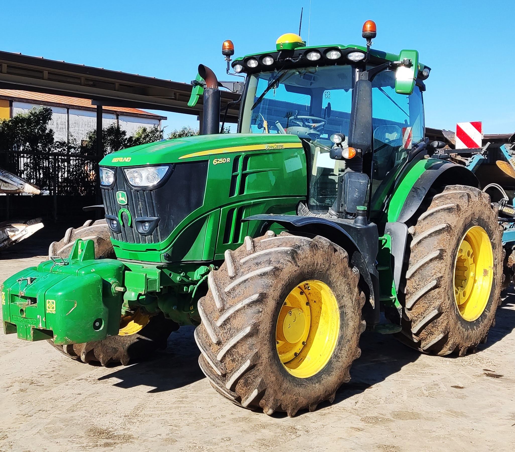 Trattore John Deere 6250R - immagine 2