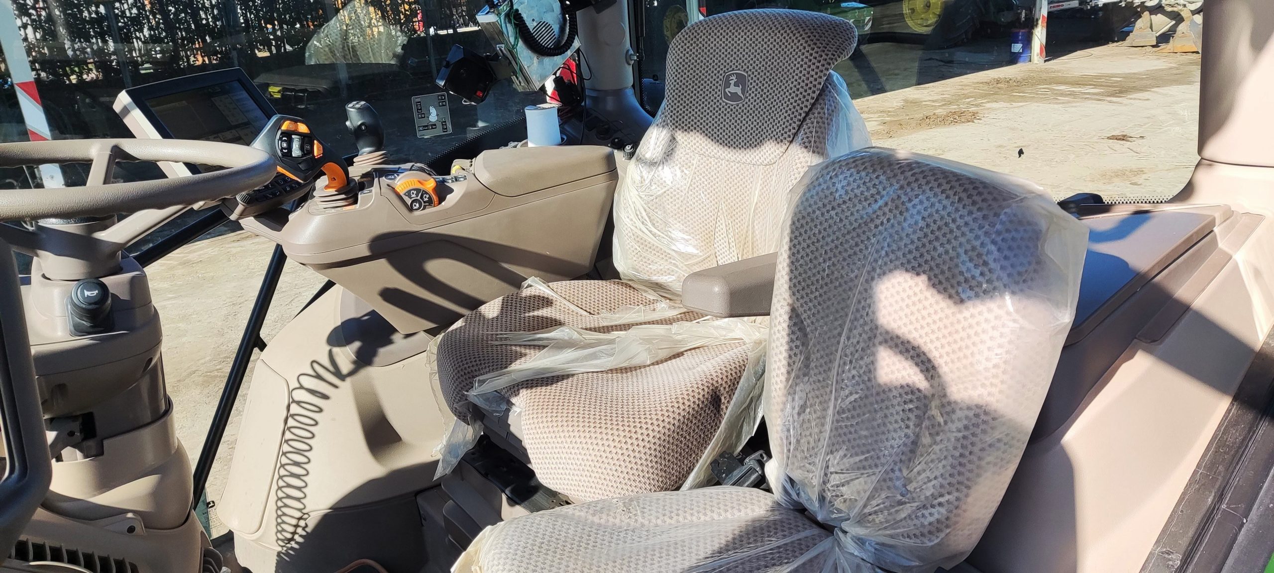 Trattore John Deere 6250R - immagine 8