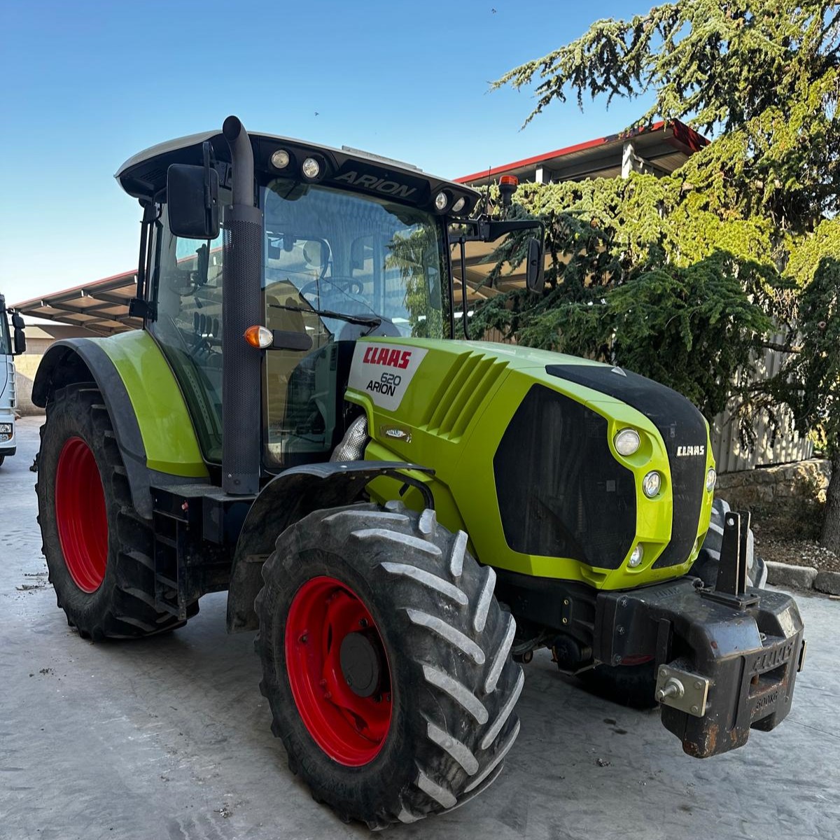 Trattore Claas Arion 620
