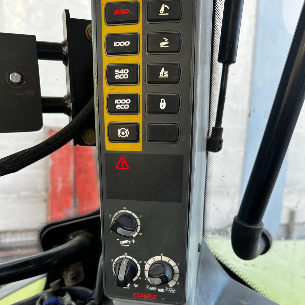 Trattore Claas Arion 620 - immagine 7