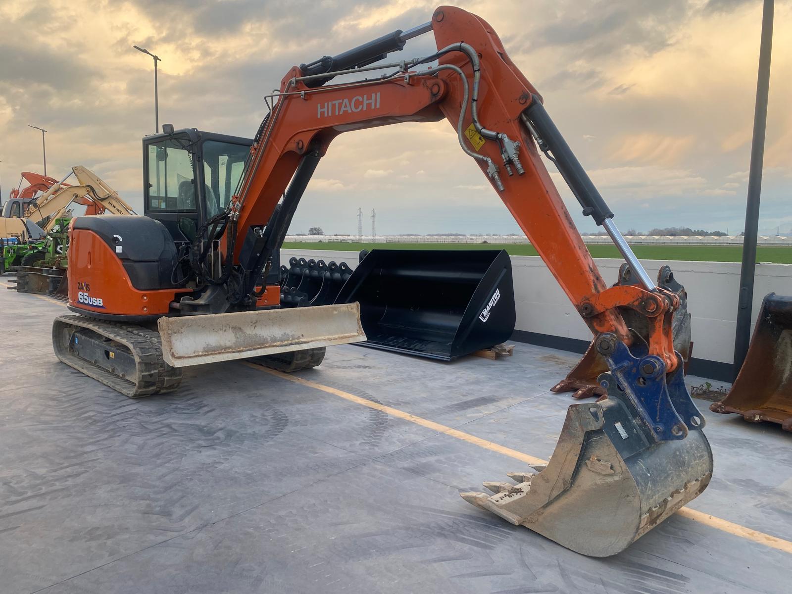 Escavatore Hitachi Zaxis 65 USB-6 CLR - immagine 3