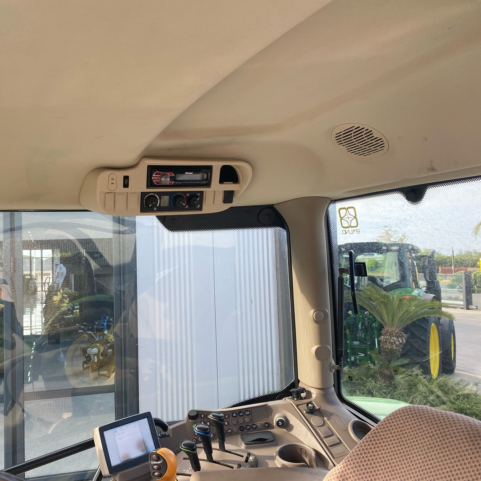 Trattore John Deere 6210R - immagine 5