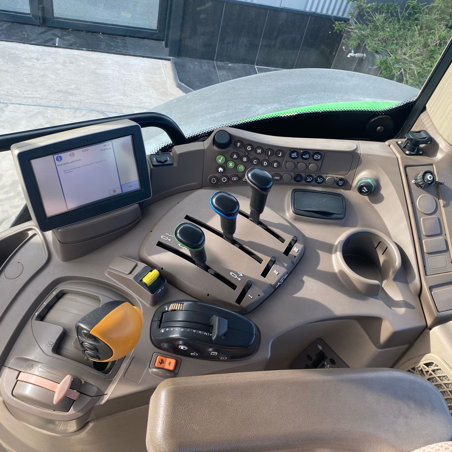 Trattore John Deere 6210R - immagine 4