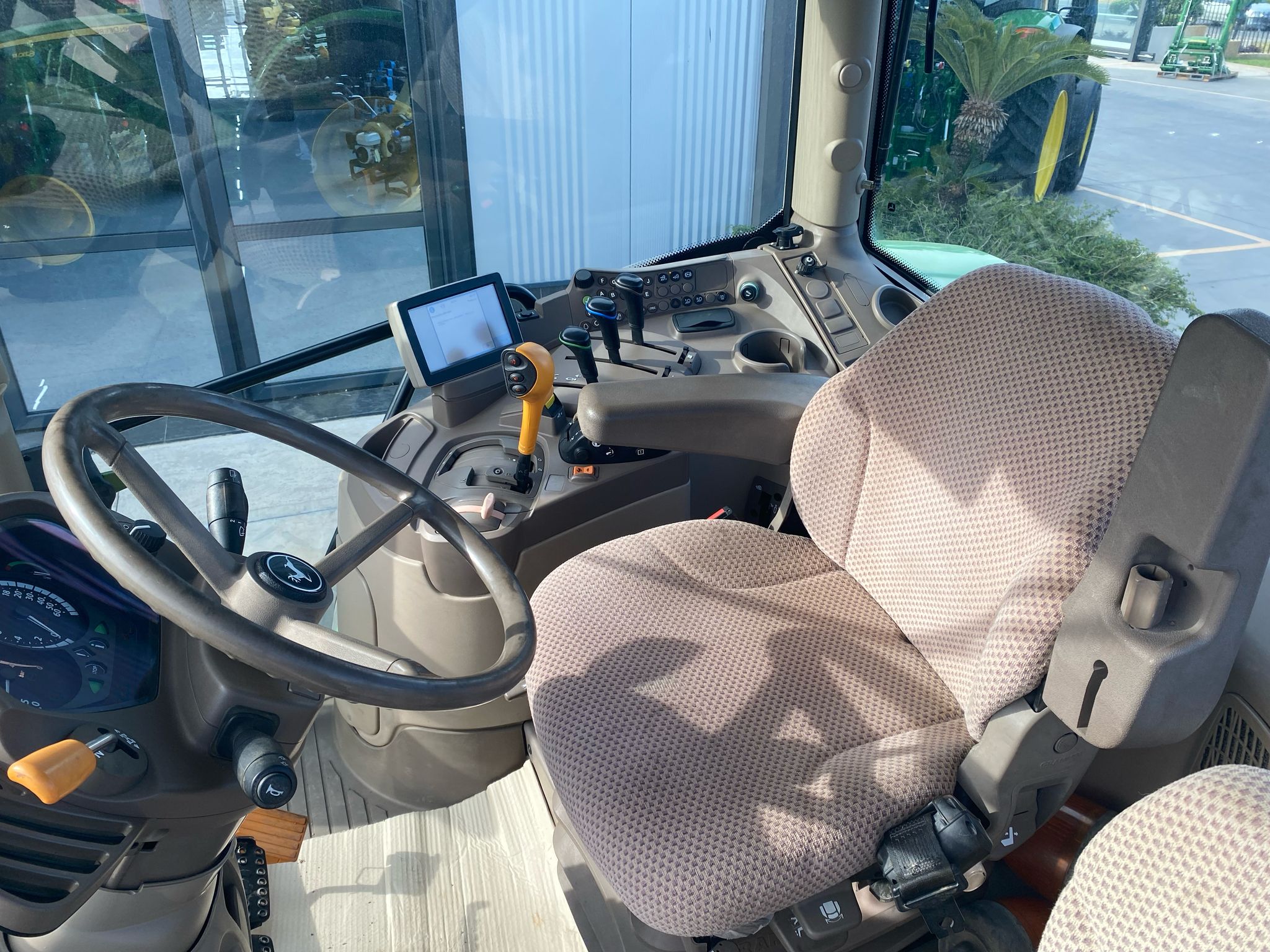 Trattore John Deere 6210R - immagine 6