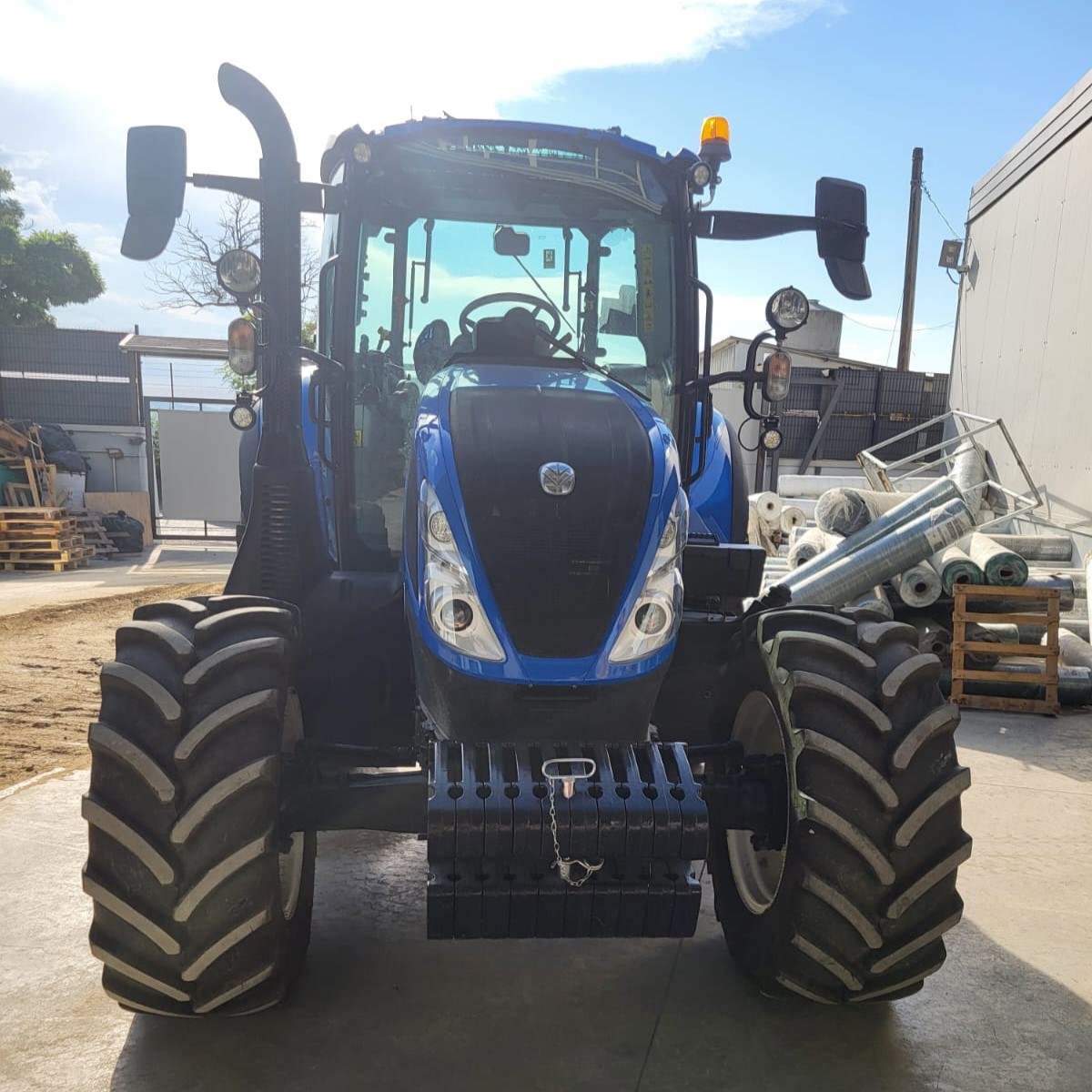 Trattore New Holland T5 100
