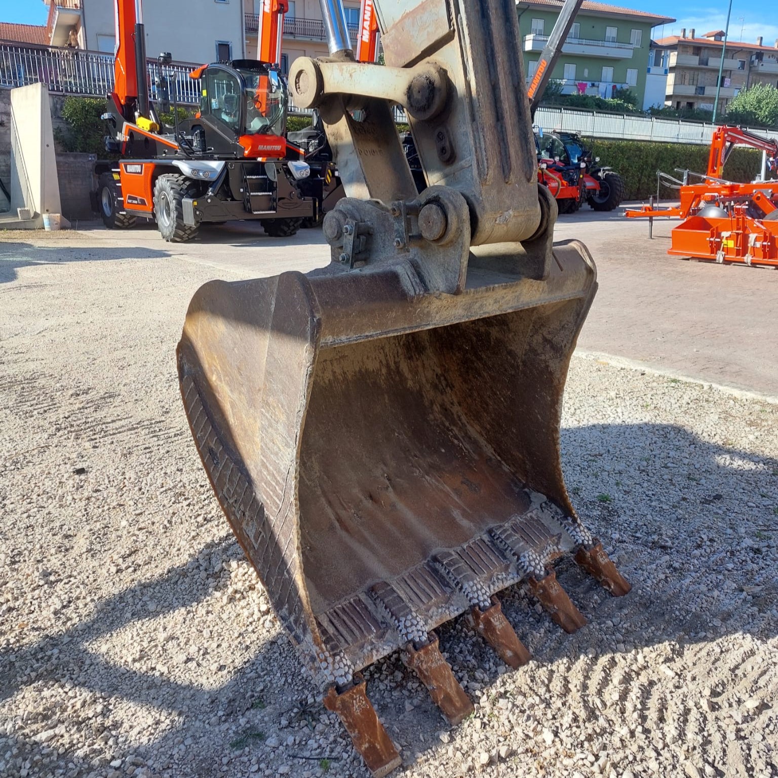 Escavatore Volvo EC 140 LC - immagine 4