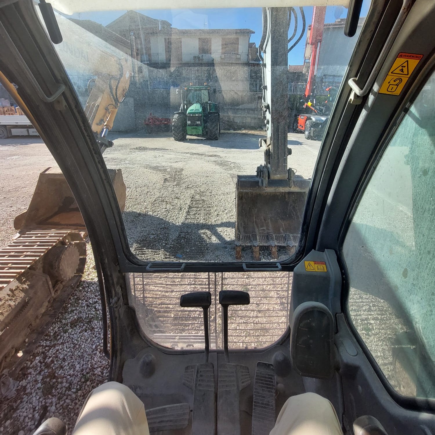 Escavatore Volvo EC 140 LC - immagine 6