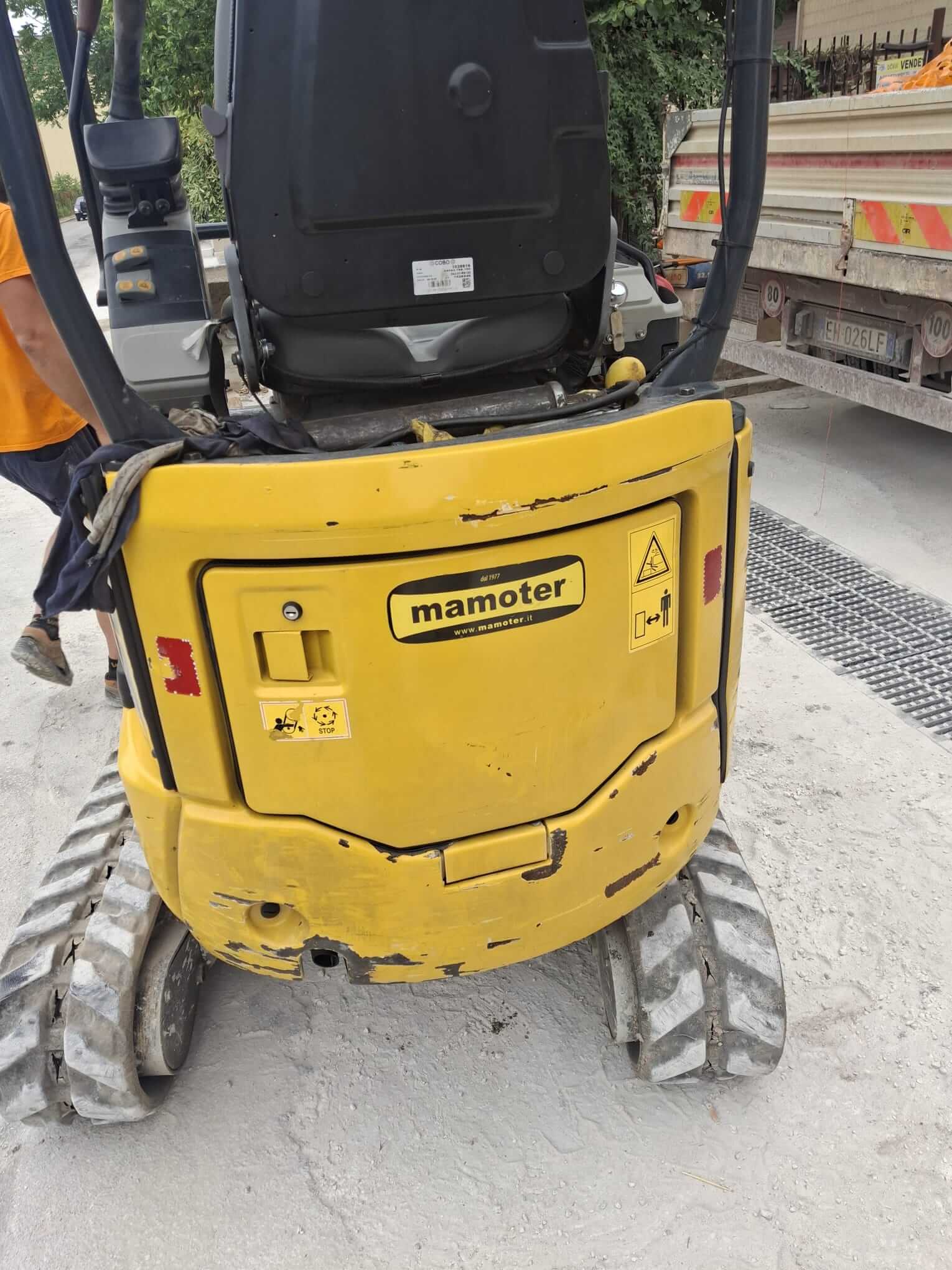 Escavatore Komatsu PC 16 R 3HS - immagine 4