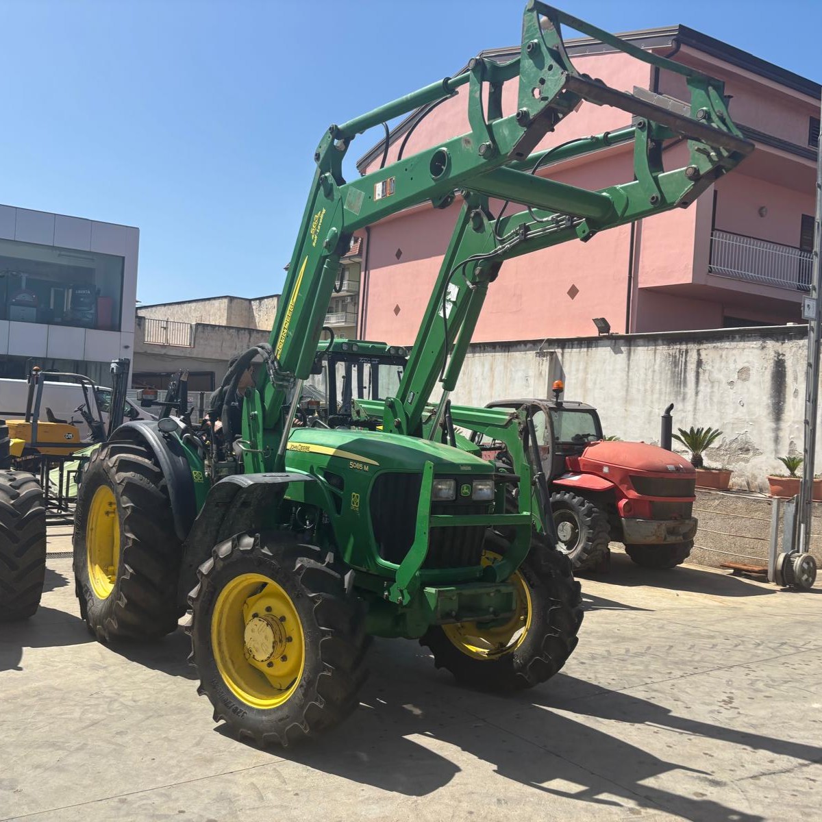 Trattore John Deere 5085M OOS