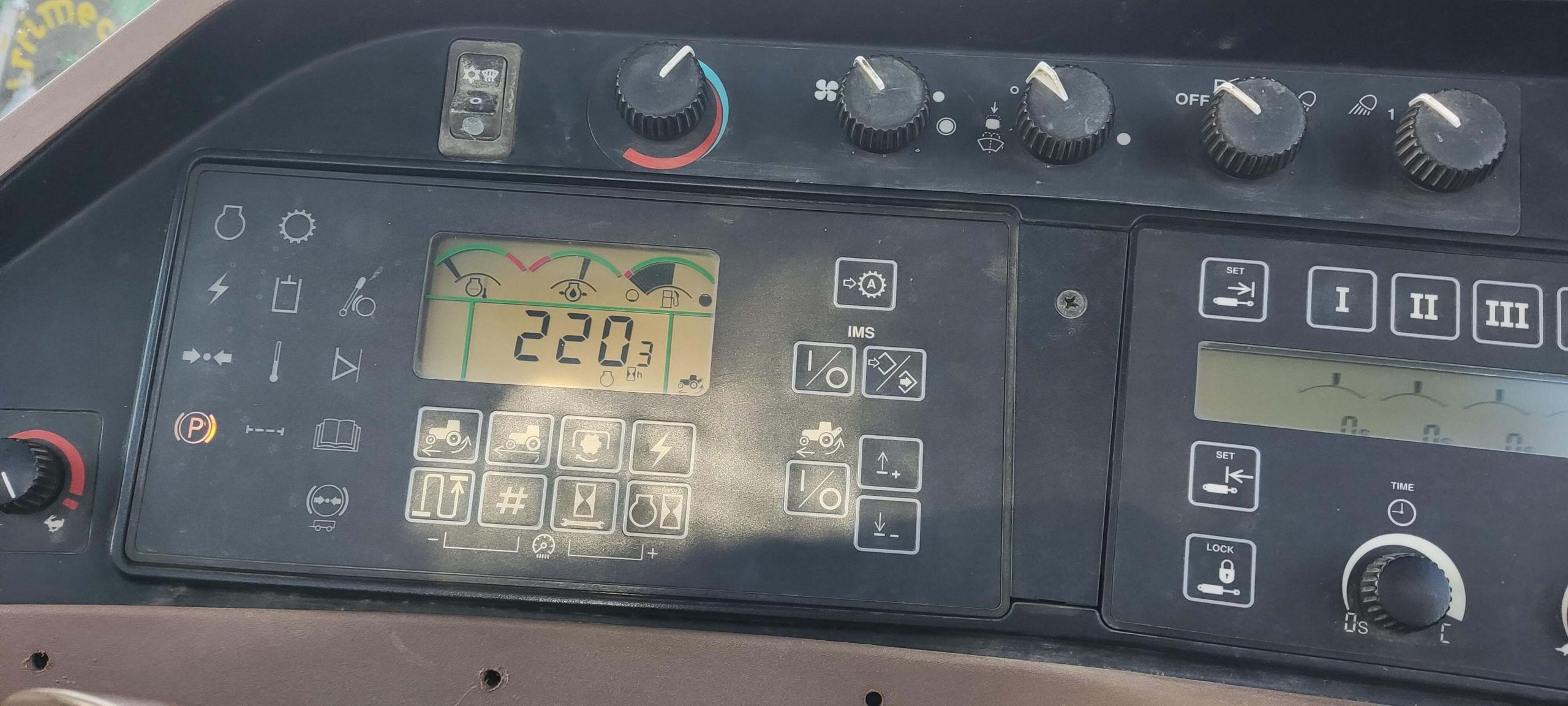 Trattore John Deere 8220 - immagine 11