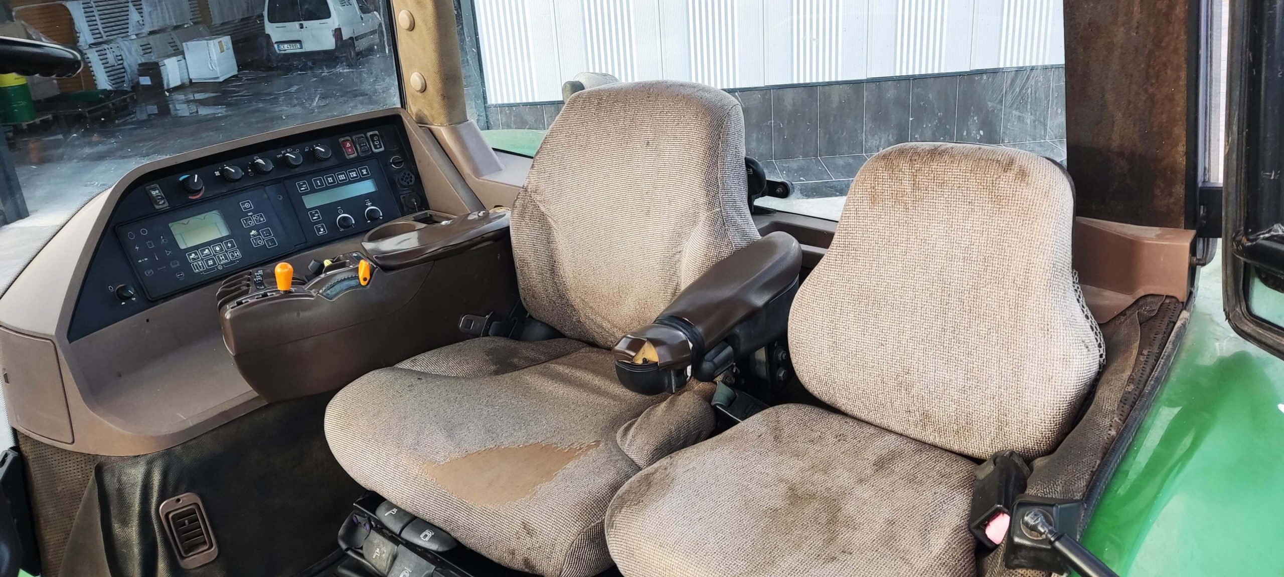 Trattore John Deere 8220 - immagine 8