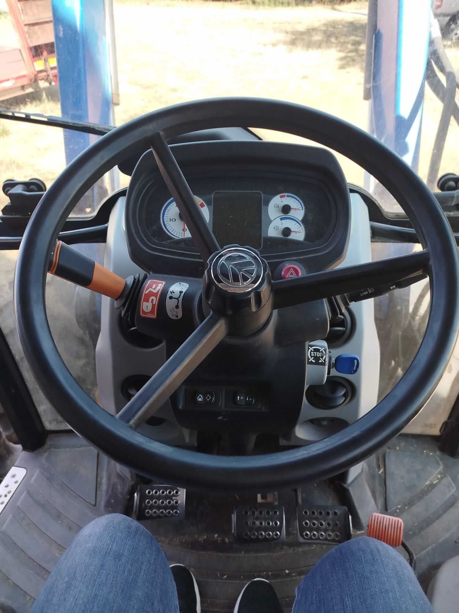 Trattore New Holland T5 115 Electrocommand - immagine 6