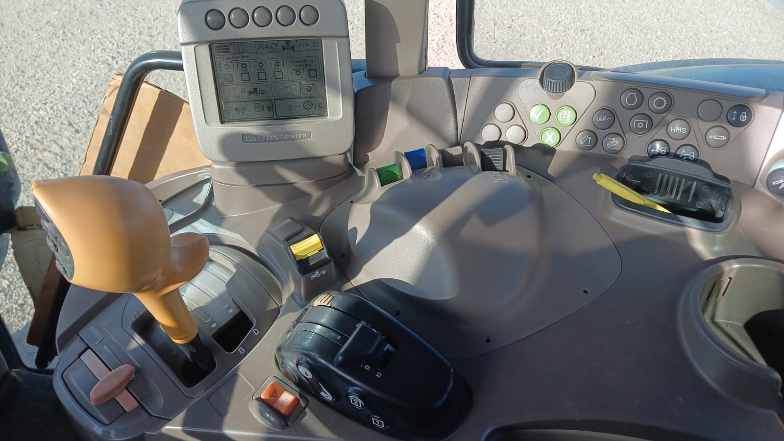 Trattore John Deere 6830 Premium - immagine 5