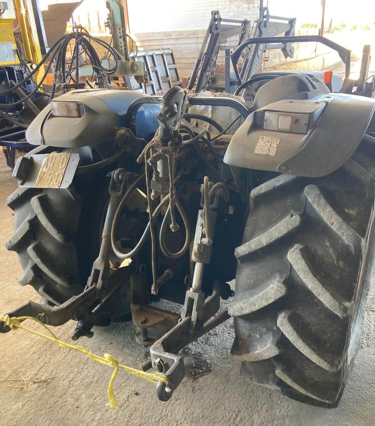 Trattore New Holland TN 90F con Caricatore Frontale Sigma 4 - immagine 4