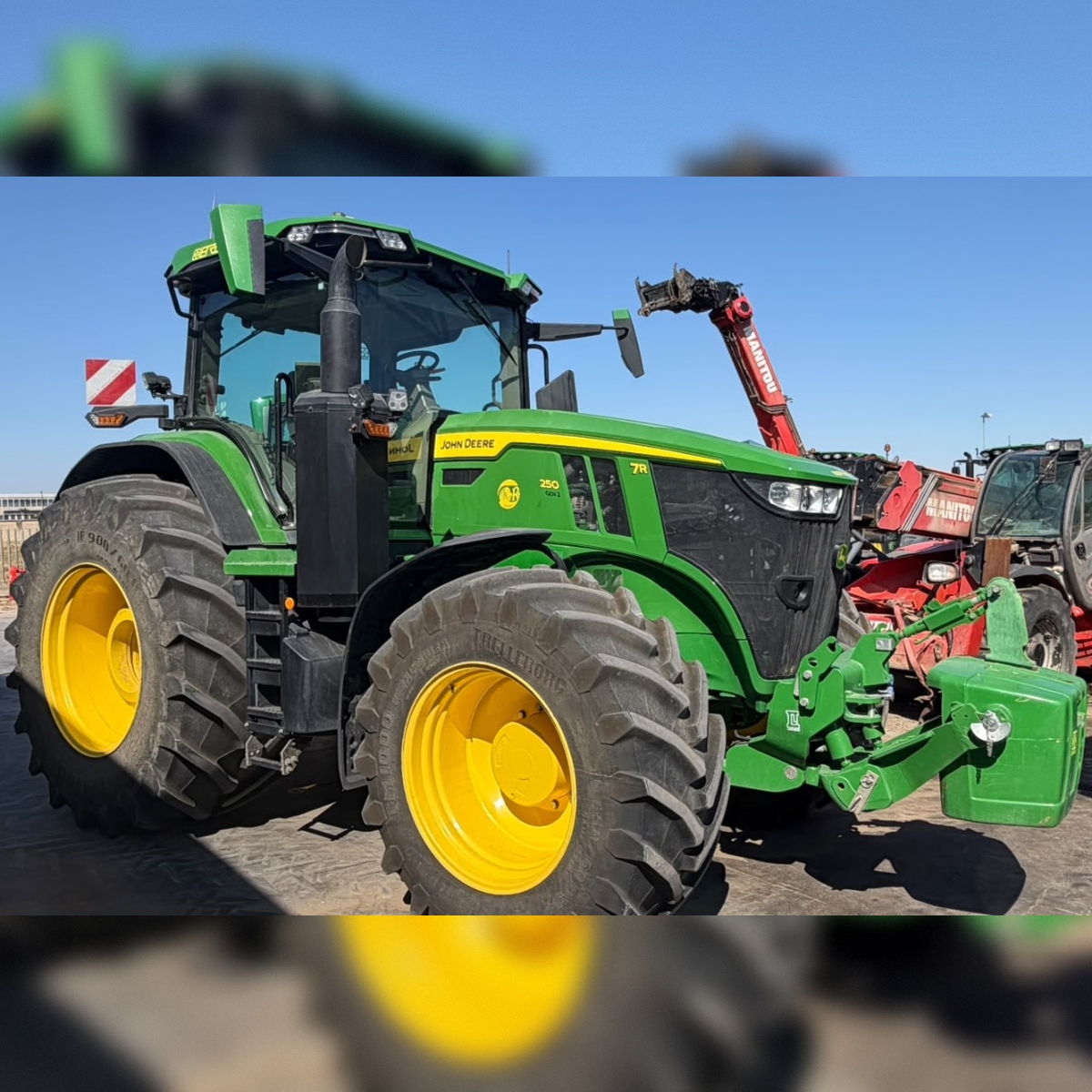 Trattore John Deere 7R 250