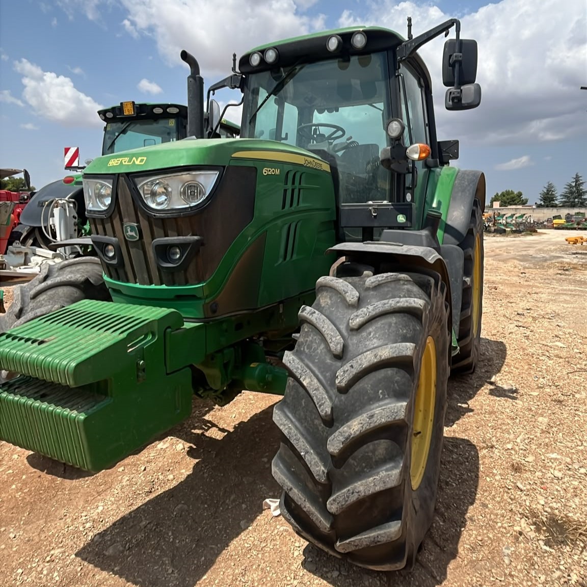 Trattore Gommato John Deere 6120M