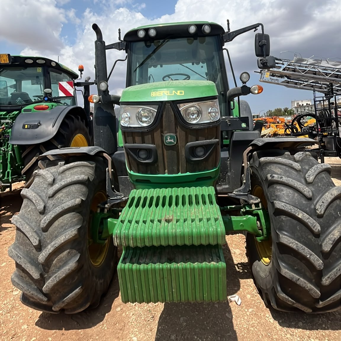 Trattore Gommato John Deere 6120M - immagine 3