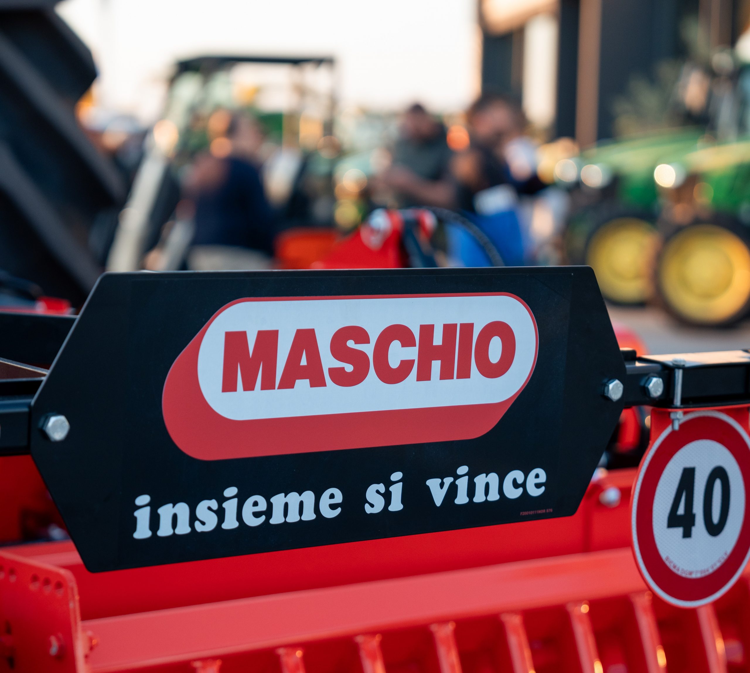 Taglio del nastro per l'inaugurazione dell'MG Point Maschio Gaspardo a Eboli