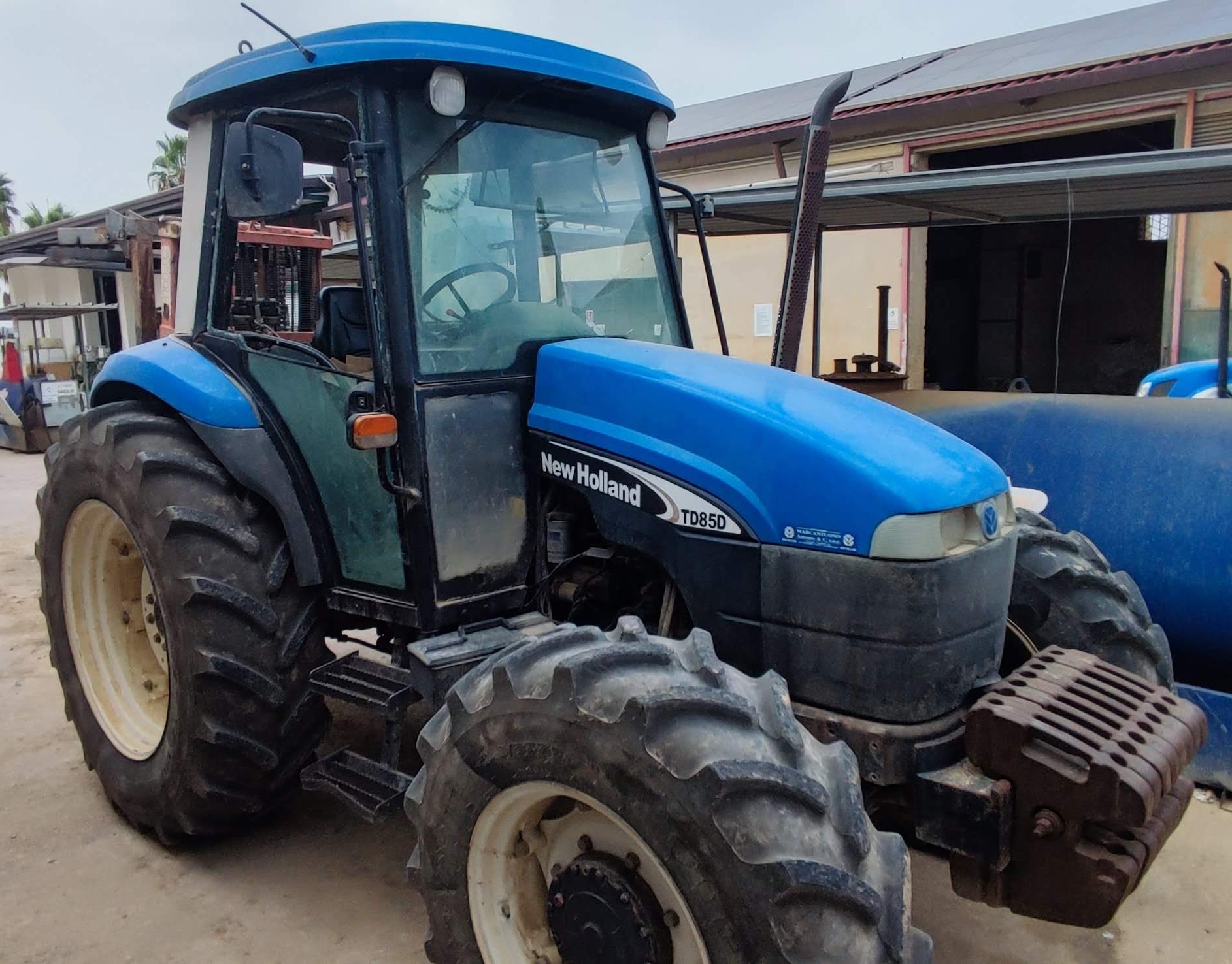 Trattore New Holland TD 85D - immagine 3