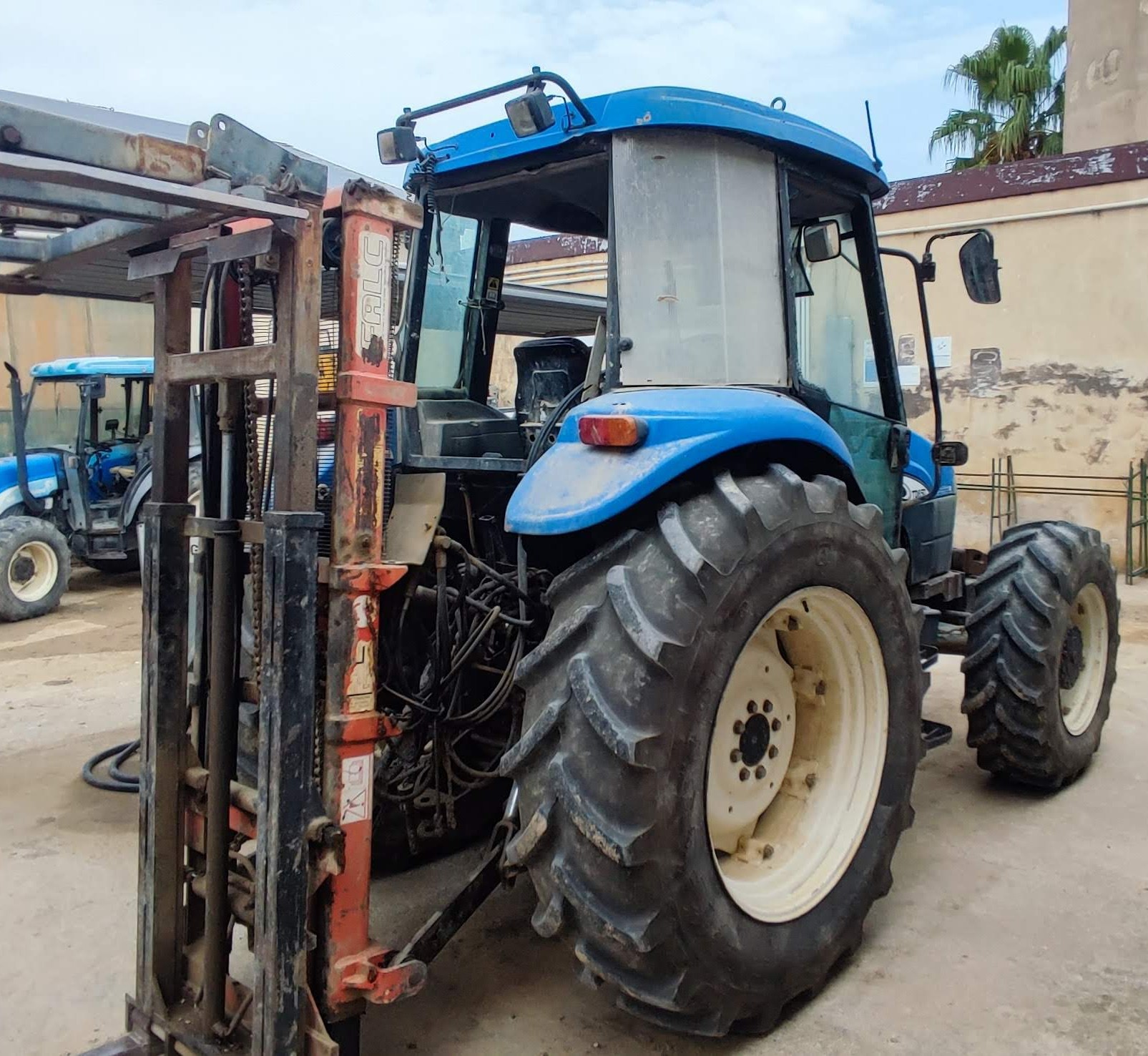 Trattore New Holland TD 85D - immagine 6