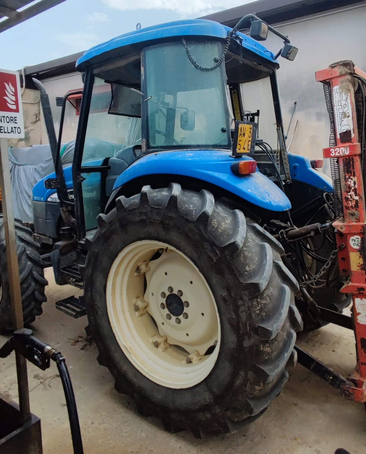 Trattore New Holland TD 85D - immagine 5